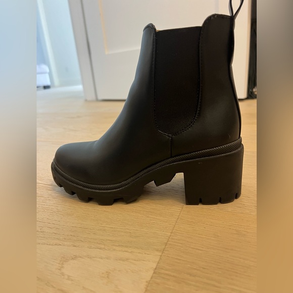 Steve Madden Honored Chelsea Bootie Size 6.5 - Picture 3 of 7